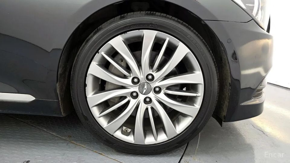 Hyundai Genesis
