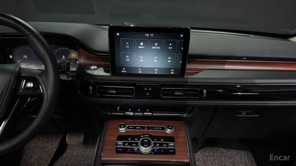 Lincoln Aviator