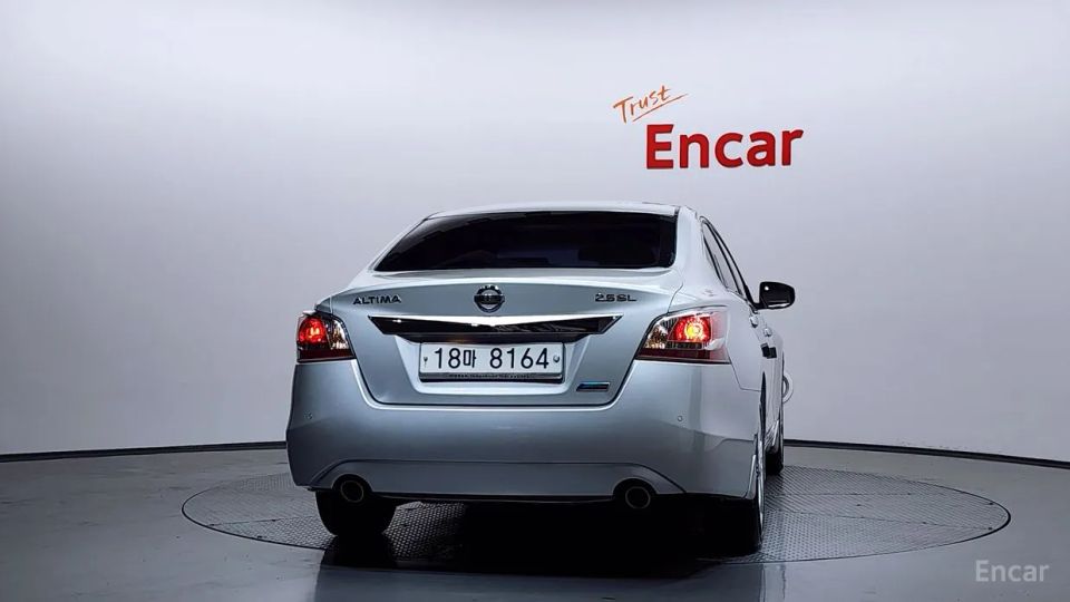 Nissan altima