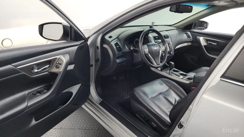 Nissan altima