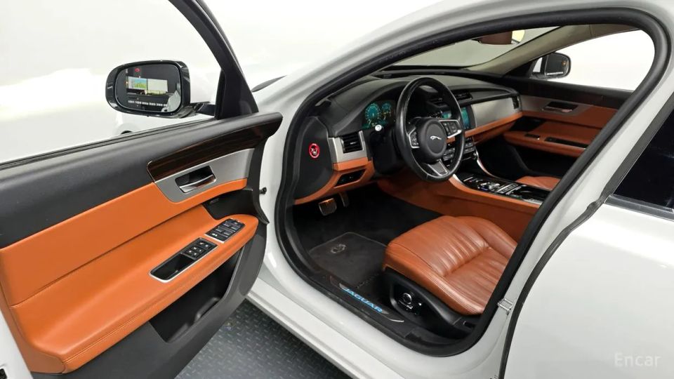 Jaguar xf