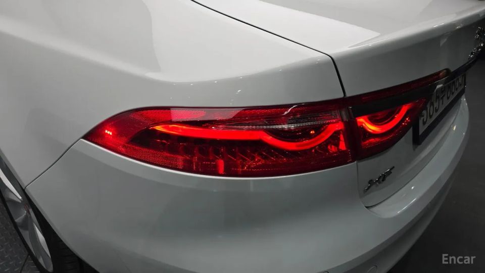 Jaguar xf