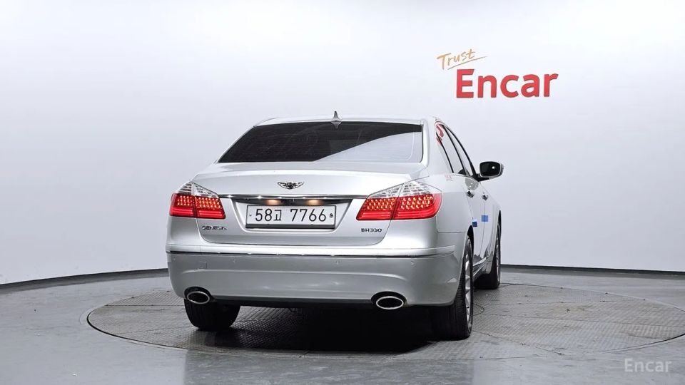 Hyundai Genesis