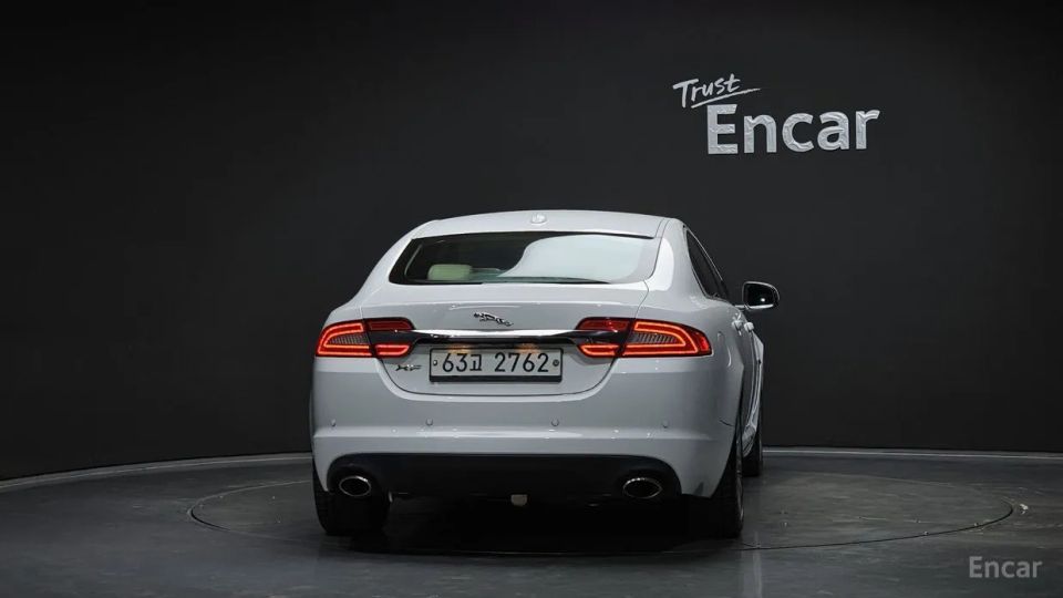 Jaguar xf