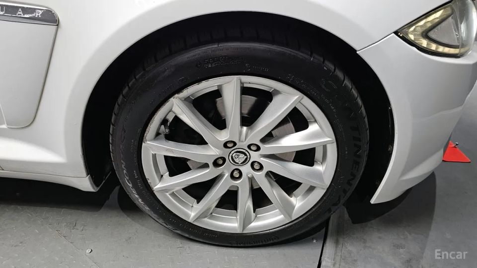 Jaguar xf