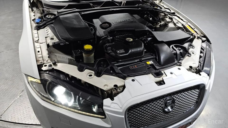 Jaguar xf