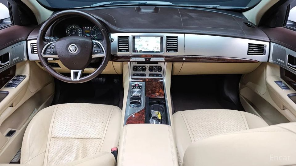Jaguar xf