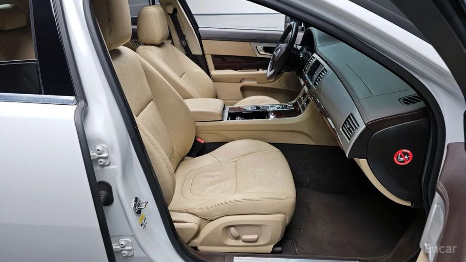 Jaguar xf