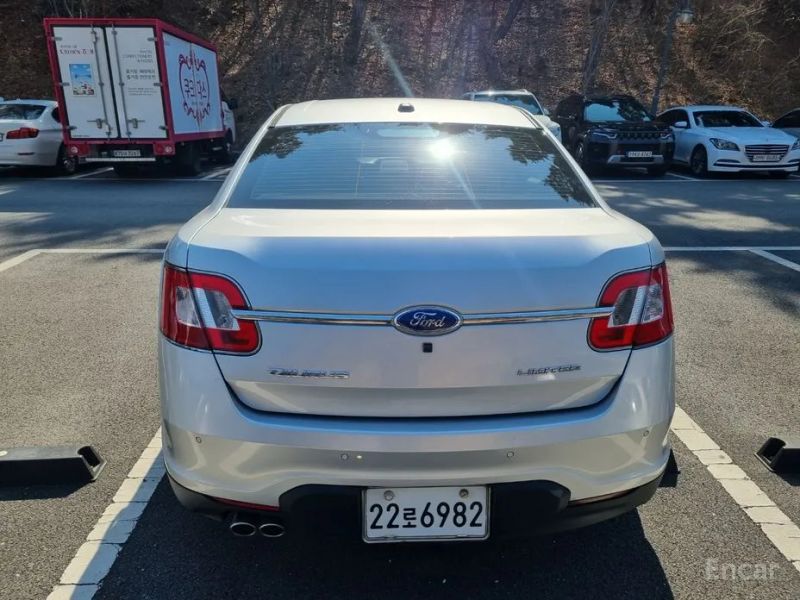 Ford Taurus