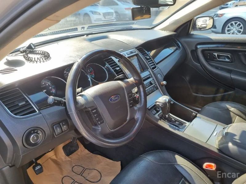 Ford Taurus