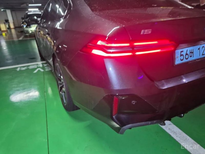 BMW i5