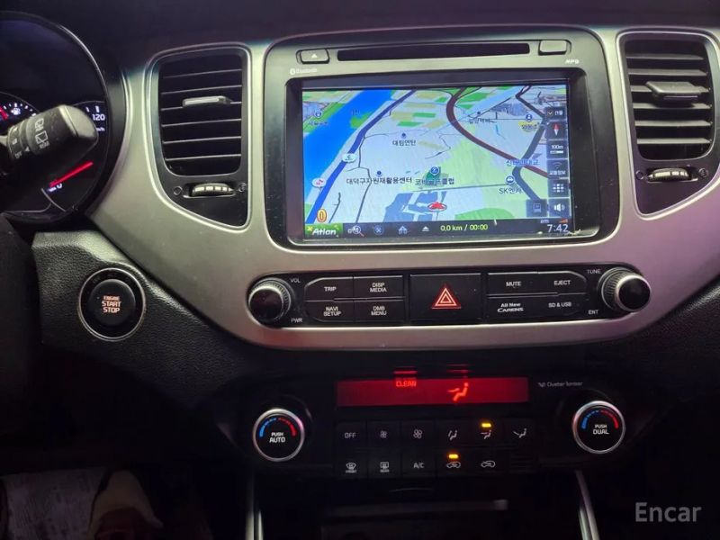 Kia Carens