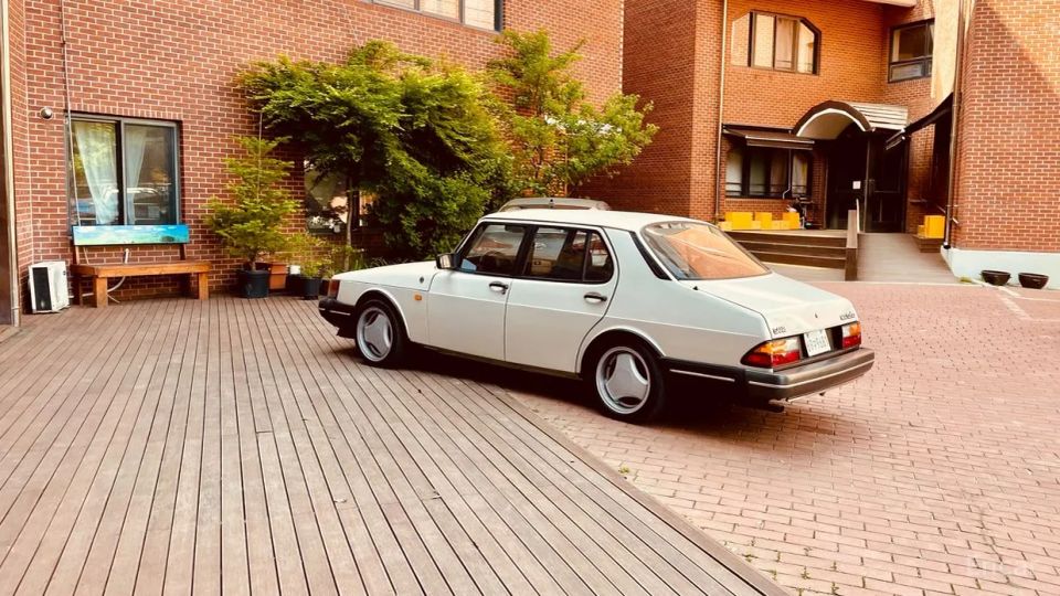 Saab 900