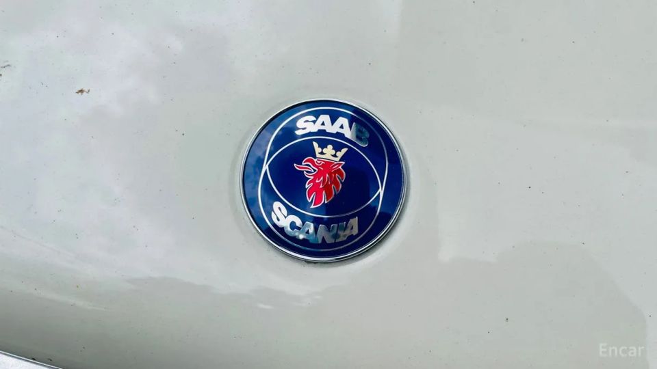 Saab 900
