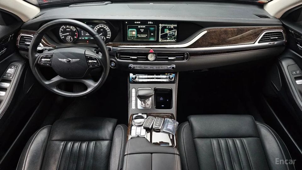 Genesis G90