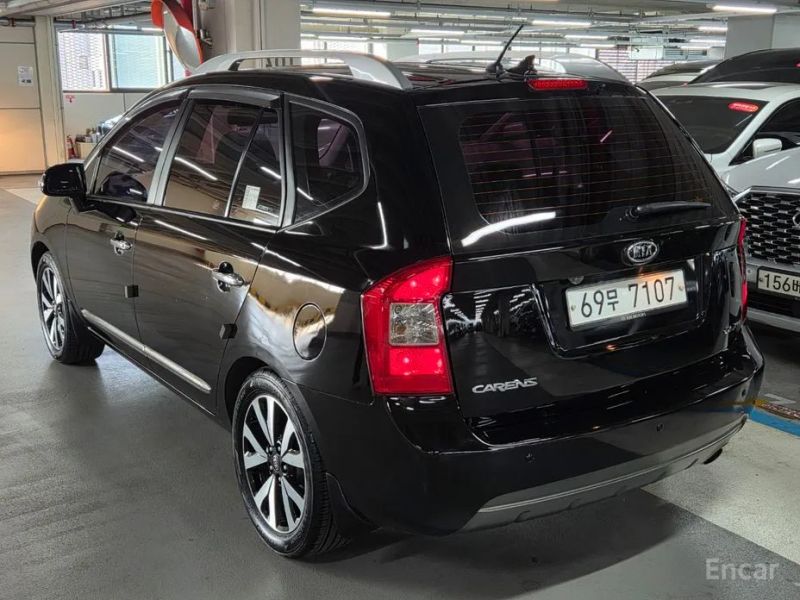 Kia Carens