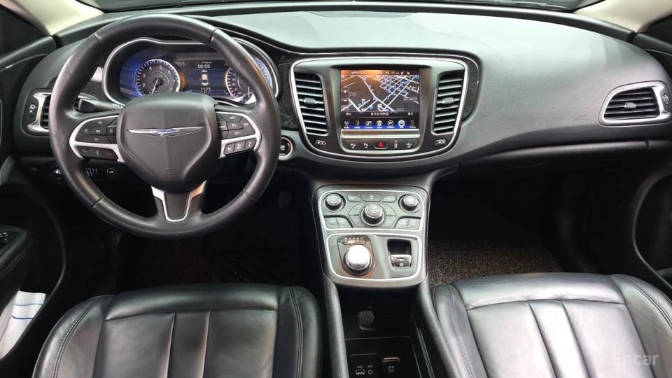 Chrysler 200