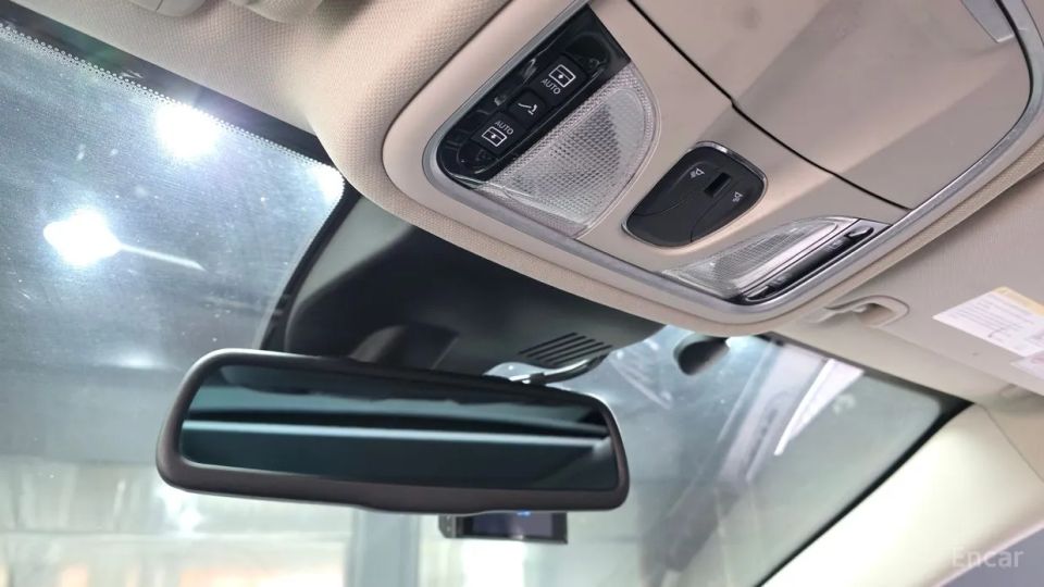 Chrysler 200