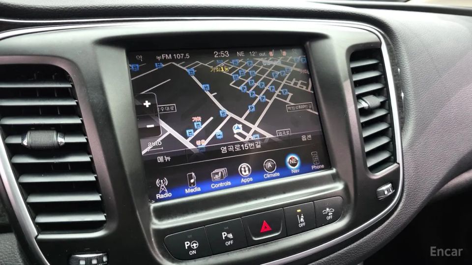 Chrysler 200