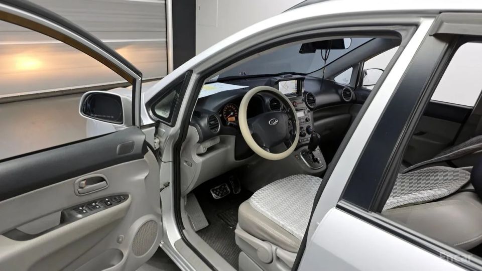 Kia Carens