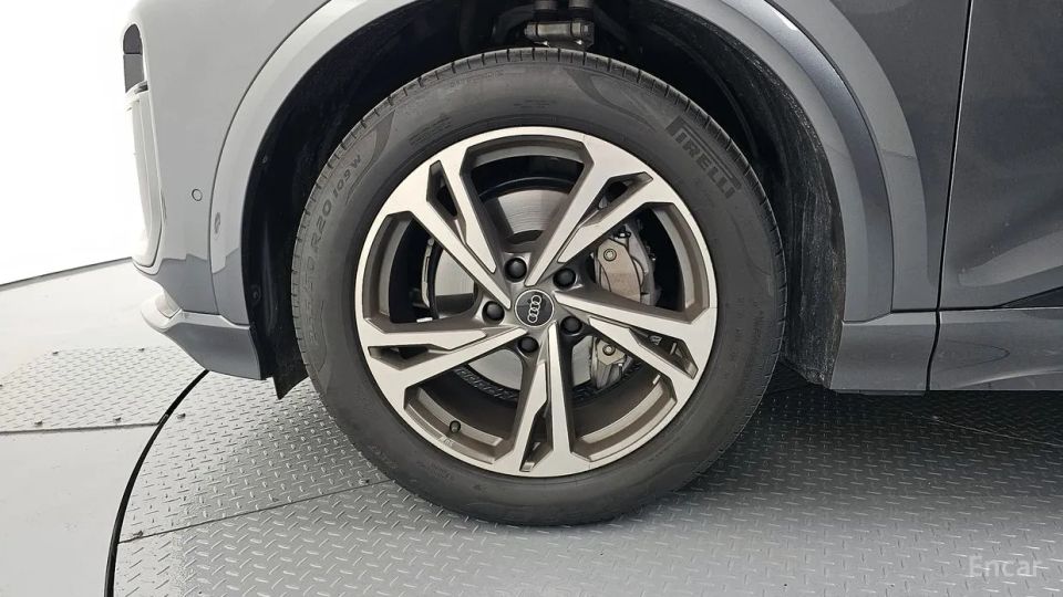 Audi Q6 e-tron