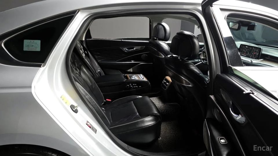 Kia K9