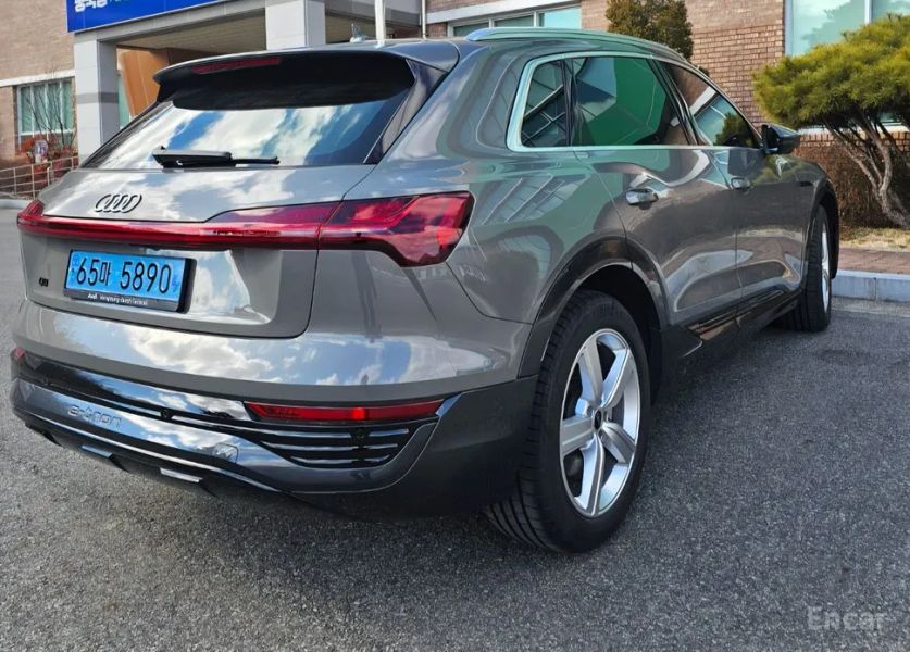 Audi Q8 e-tron