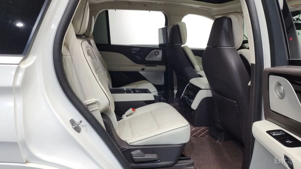 Lincoln Aviator