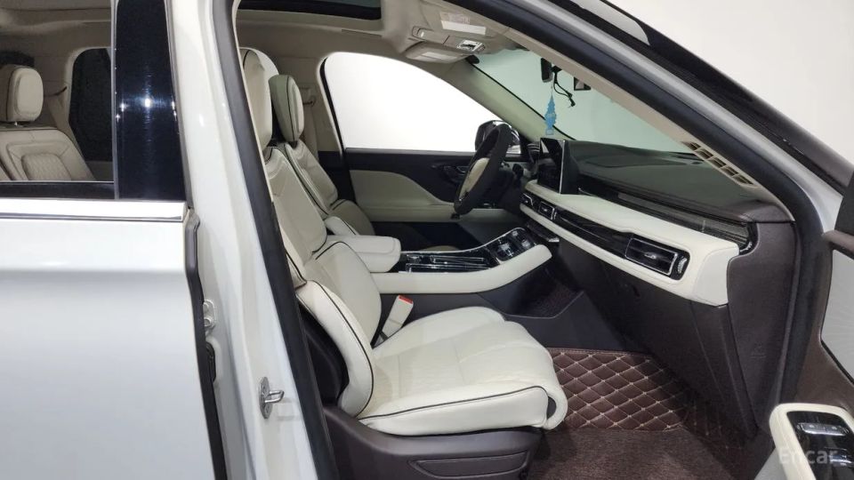Lincoln Aviator