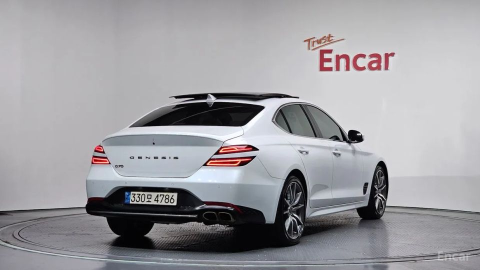 Genesis G70