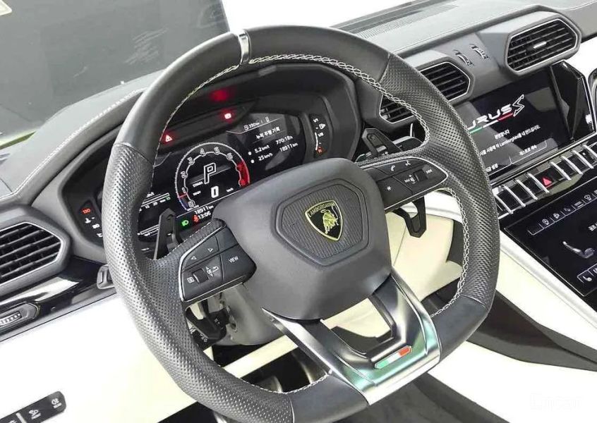 Lamborghini urus