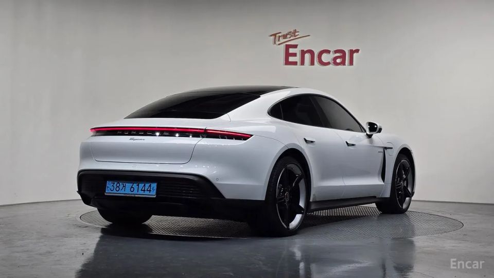 Porsche Taycan