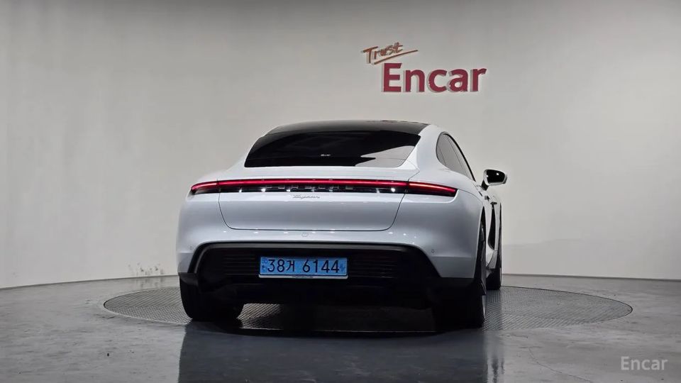 Porsche Taycan