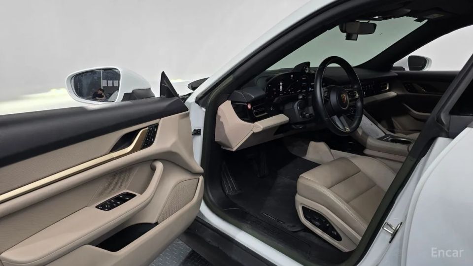 Porsche Taycan