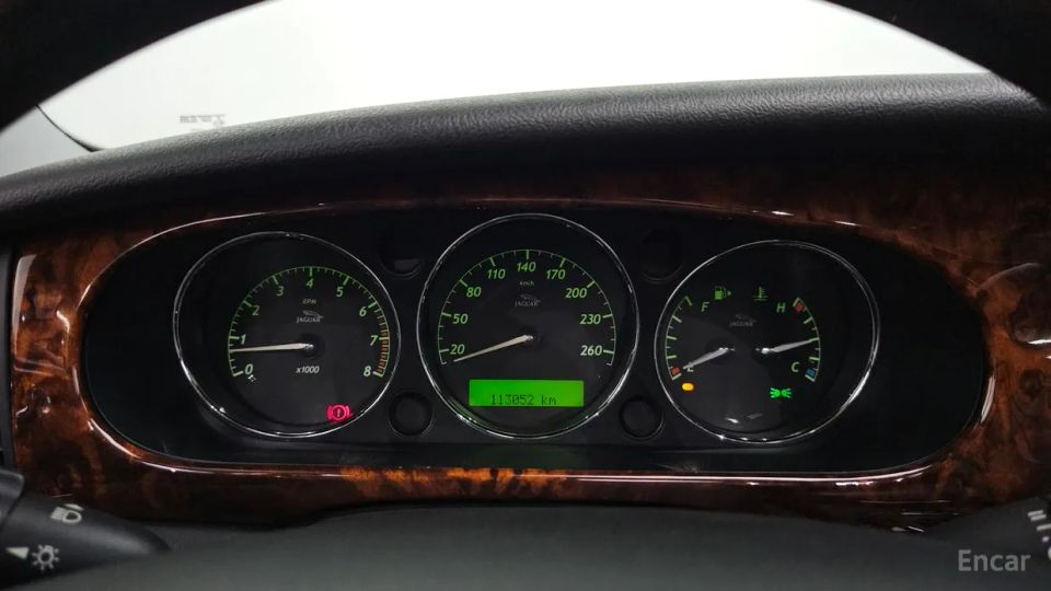 Jaguar XJ-8