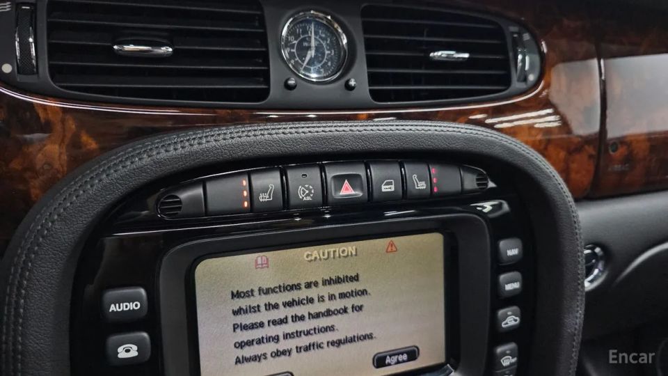 Jaguar XJ-8