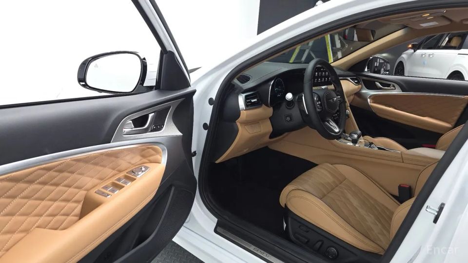 Genesis G70