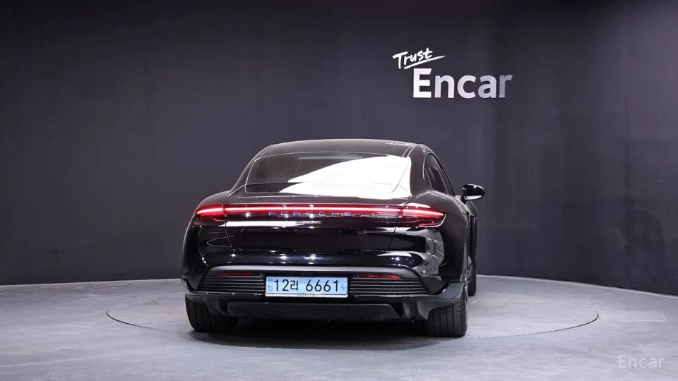 Porsche Taycan