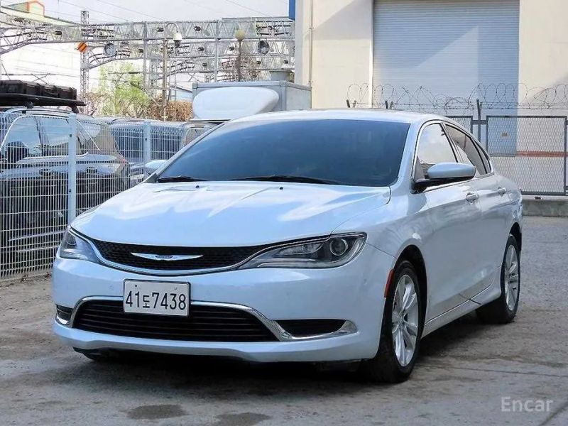Chrysler 200