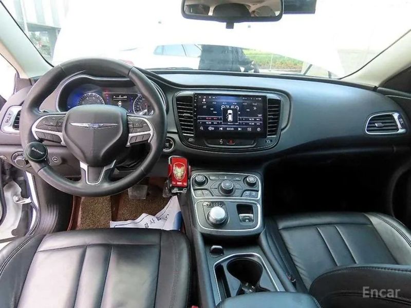 Chrysler 200