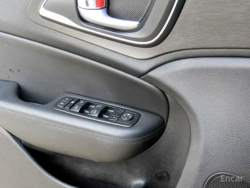 Chrysler 200
