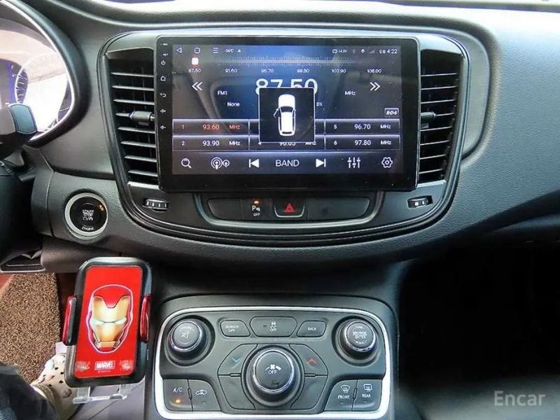 Chrysler 200