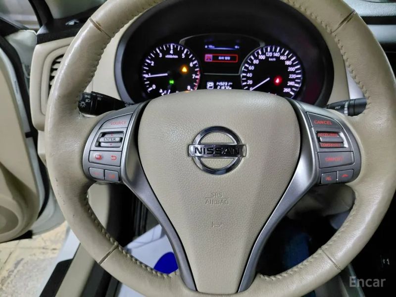 Nissan altima