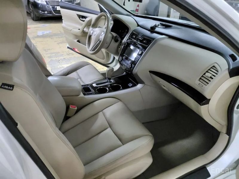 Nissan altima
