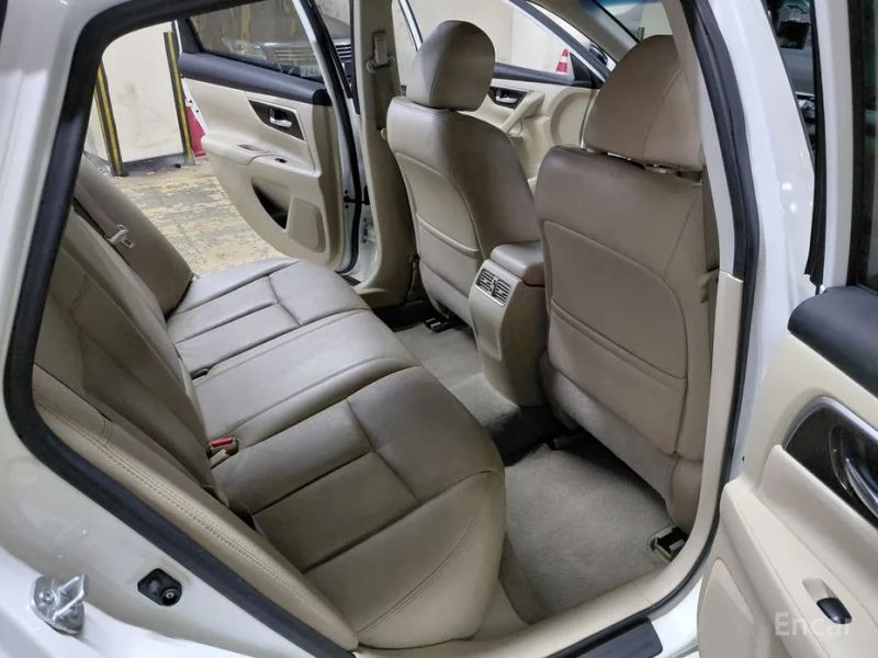 Nissan altima