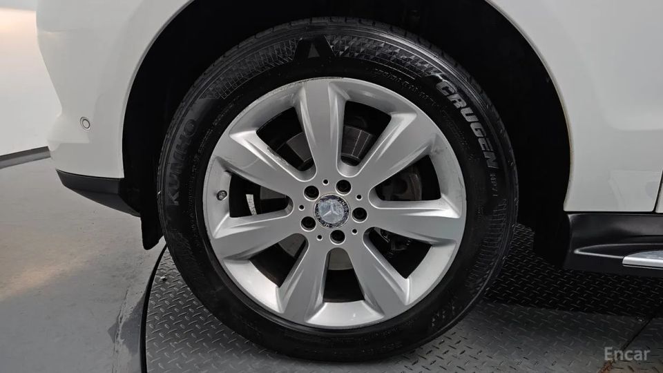 Mercedes-Benz M-class