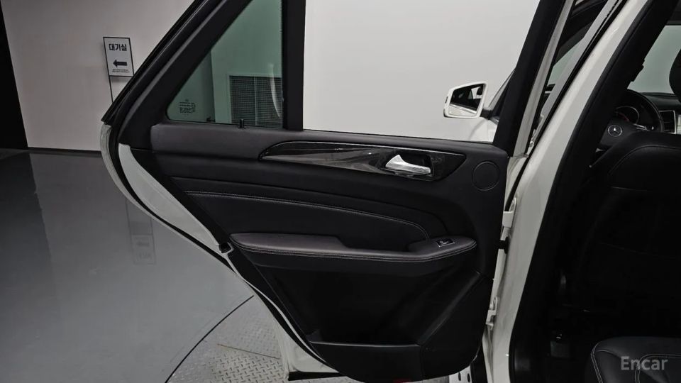 Mercedes-Benz M-class