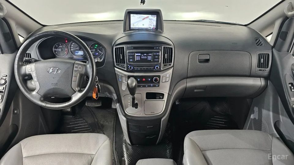 Hyundai Starex
