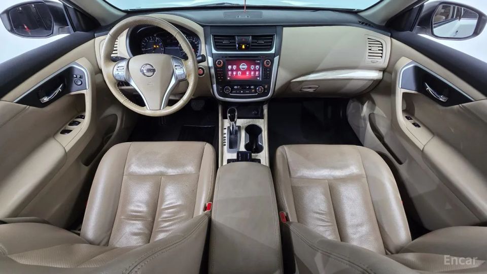 Nissan altima