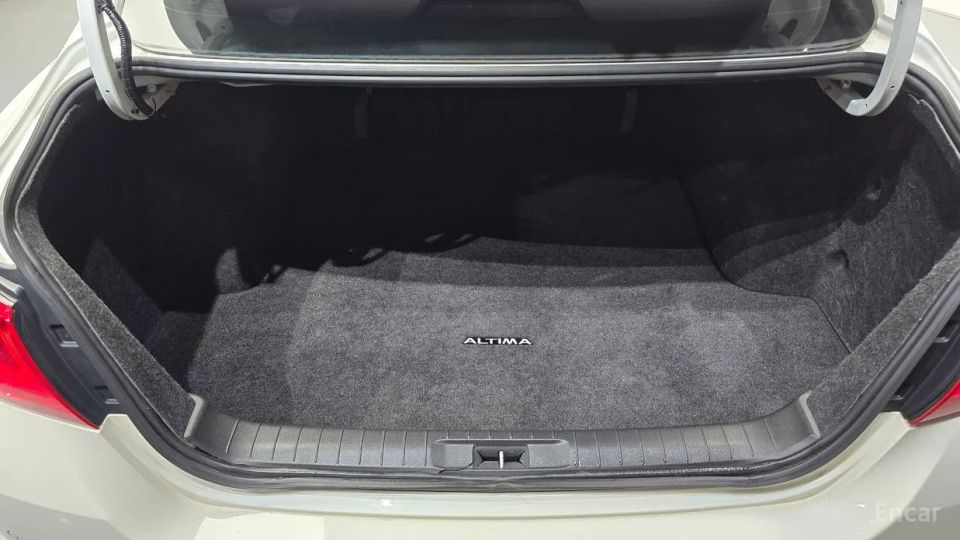 Nissan altima